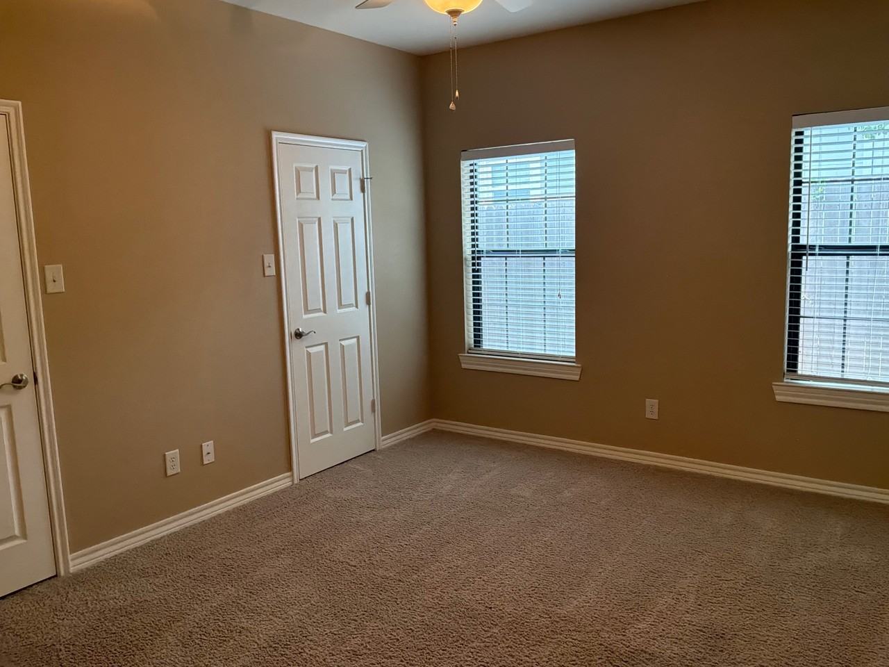 2307 Hillcrest St #2307 - Photo 6 of 9