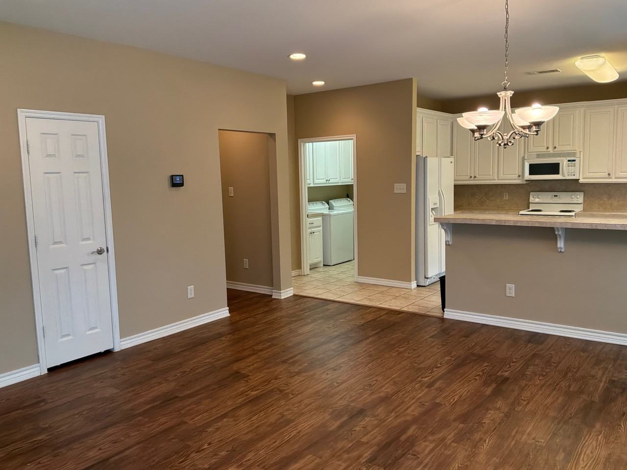 2307 Hillcrest St #2307 - Photo 7 of 9