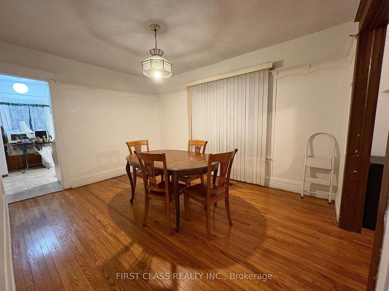 2471 Gerrard Street East - Photo 6 of 11