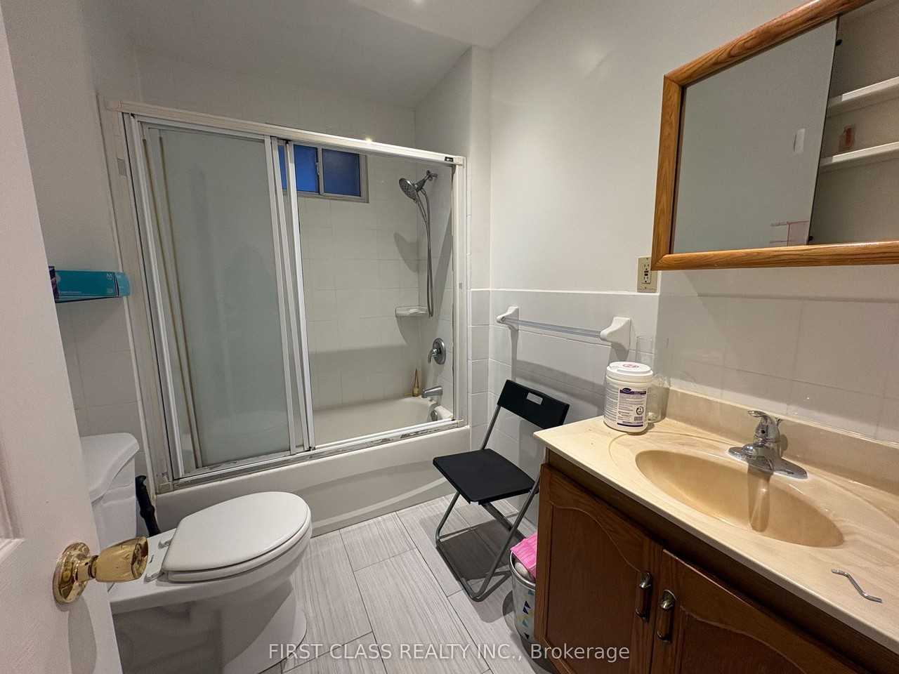 2471 Gerrard Street East - Photo 7 of 11