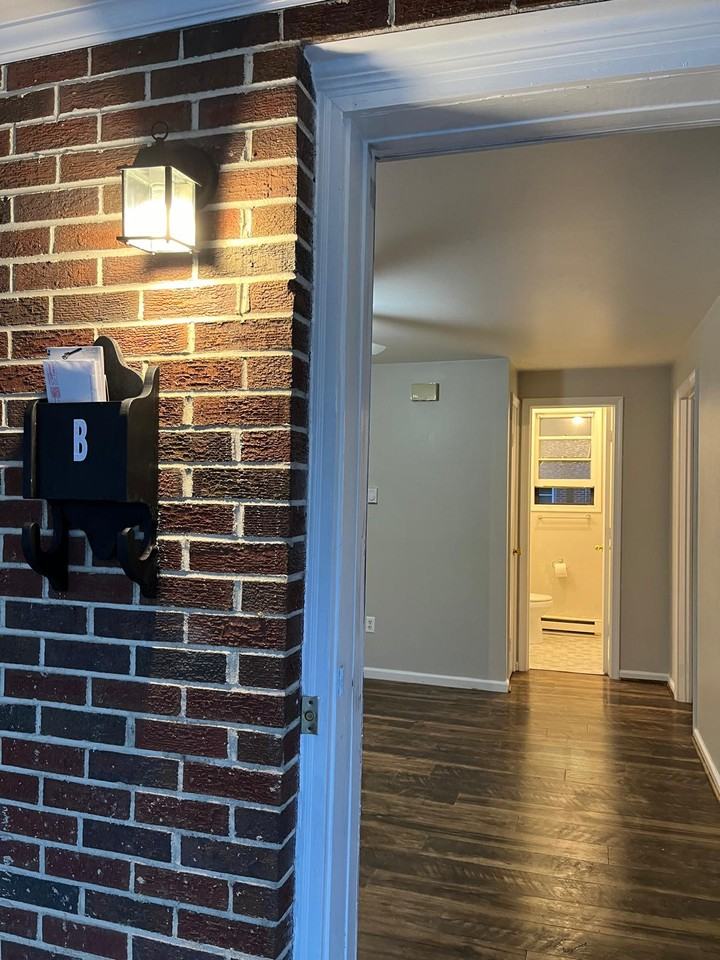 1902 Franklin Ave #B - Photo 3 of 12