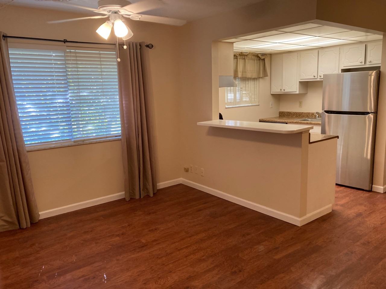 315 N Lake Dr #15 - Photo 3 of 10