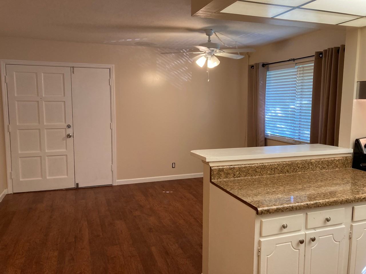 315 N Lake Dr #15 - Photo 4 of 10