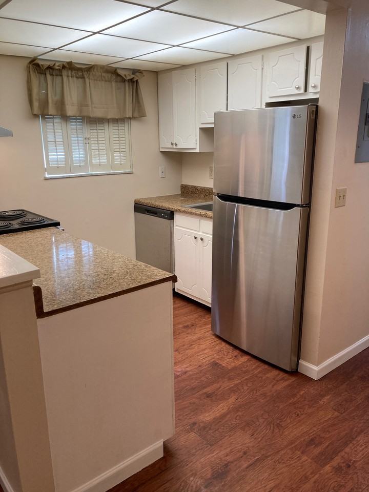 315 N Lake Dr #15 - Photo 5 of 10