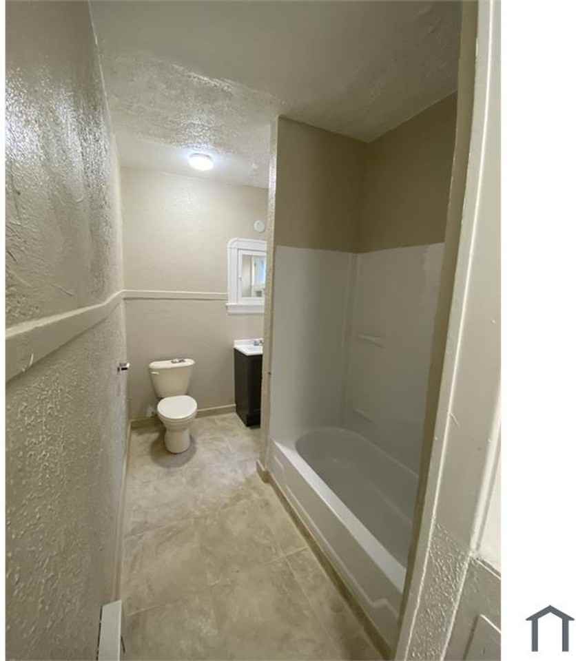 15000 Euclid Ave - Photo 4 of 20