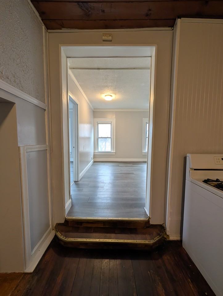 216 Lyman Street #2L - Photo 5 of 11