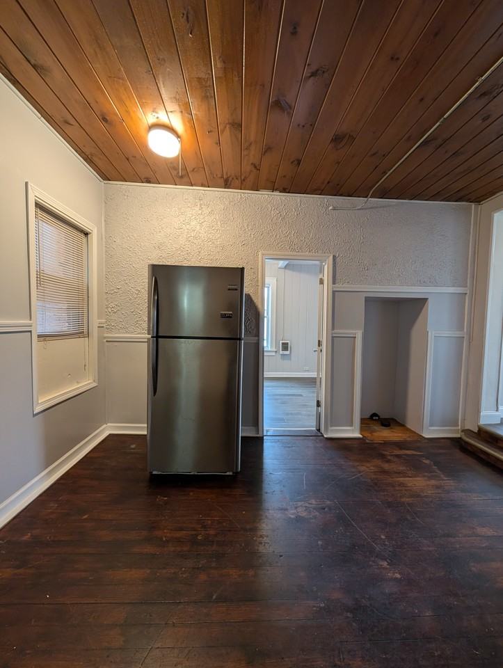 216 Lyman Street #2L - Photo 3 of 11