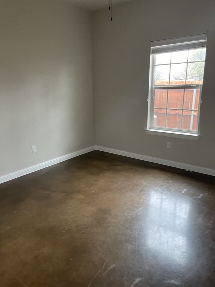 440 S Evans St #B - Photo 4 of 8