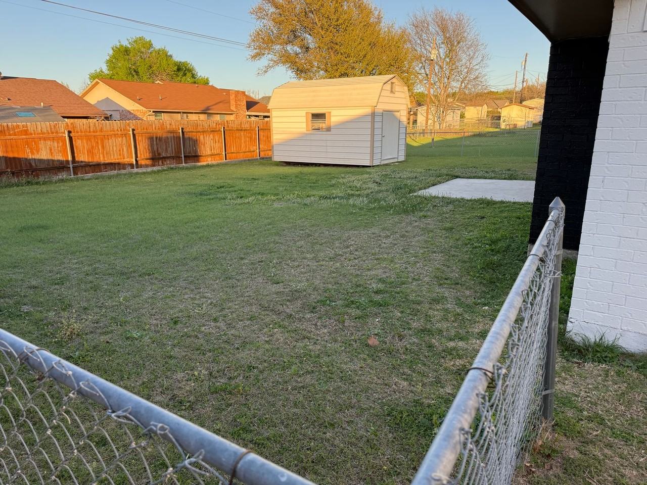 1701 Kingman Rd - Photo 2 of 3