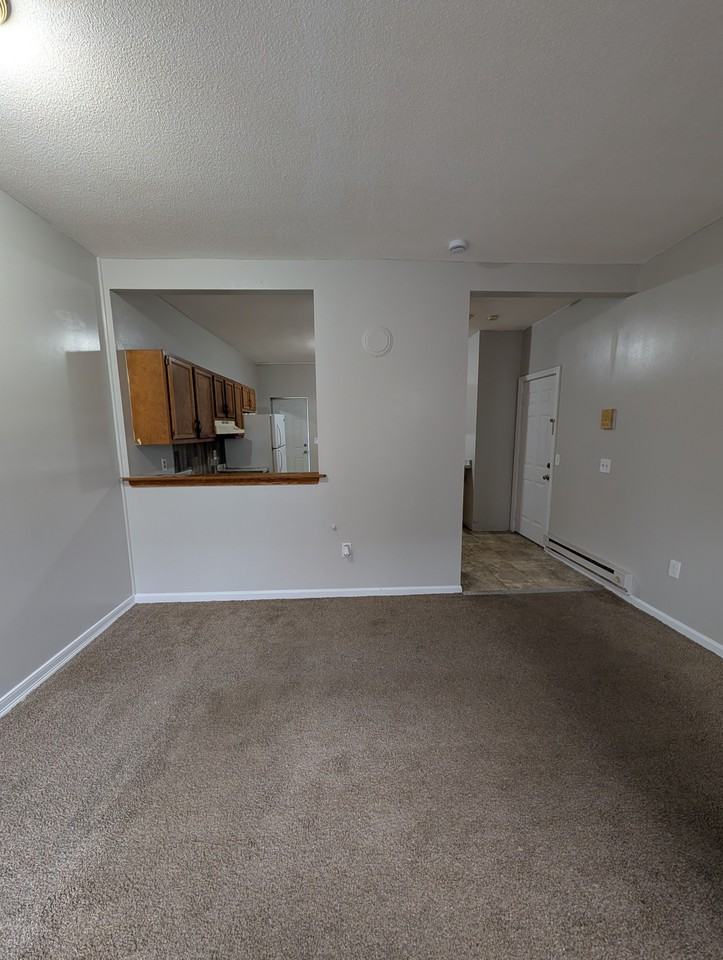 212 Lyman Street #2L - Photo 6 of 9