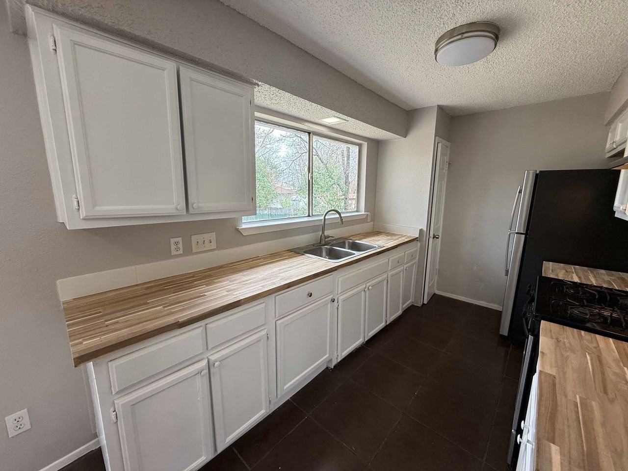 6509 Moonglow Dr - Photo 2 of 13