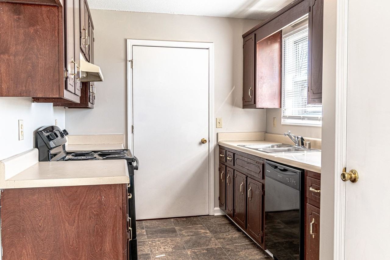 308 Alan Ct - Photo 3 of 18