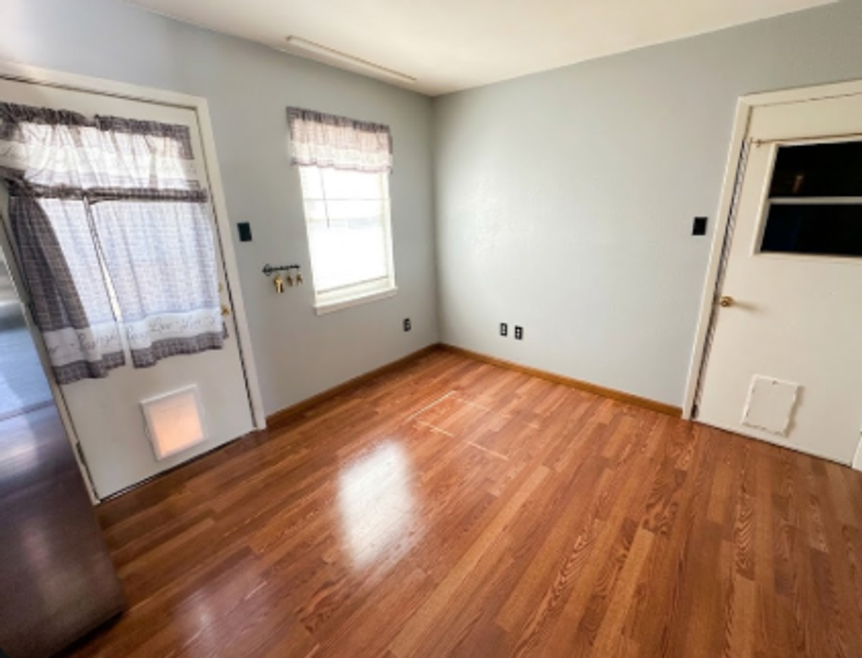 803 Sandy Ct - Photo 3 of 8