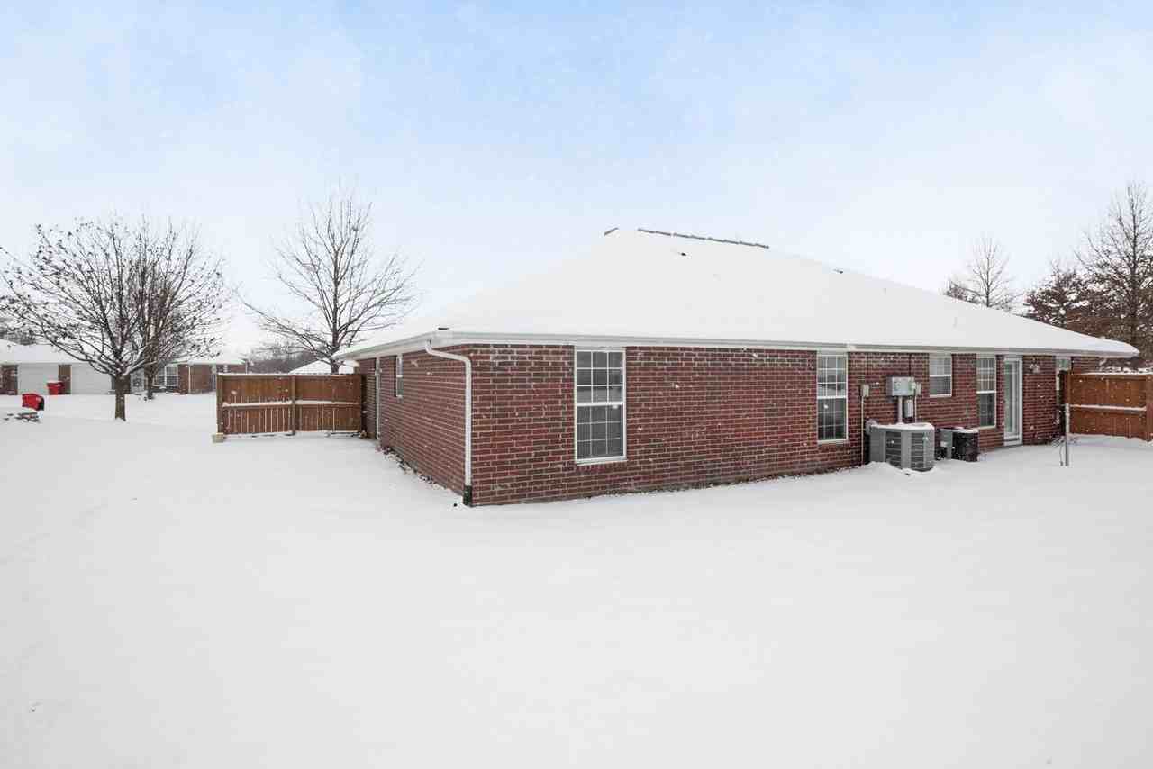 400 Ne 6th St Apt B - Photo 6 of 15