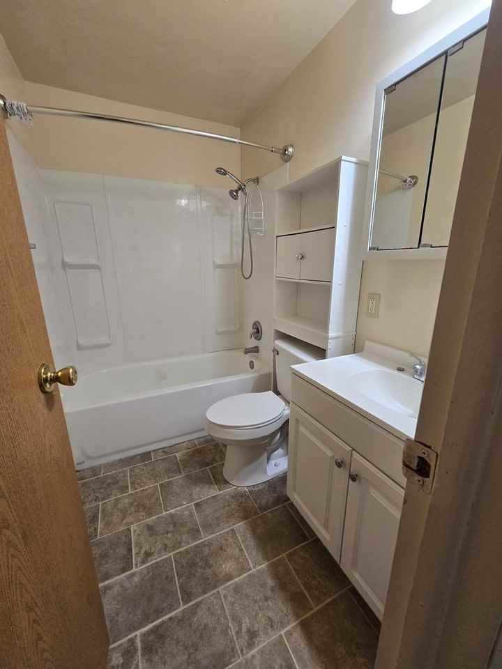 Sheridan Park and Holiday Manor - Photo 7 of 12