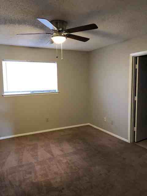 211 Tejas Dr - Photo 6 of 17