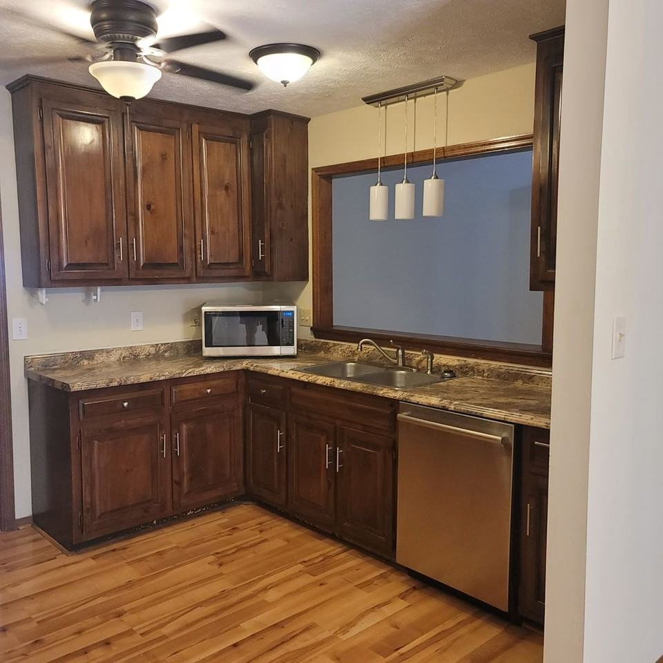 3509 Hastings Dr - Photo 3 of 14