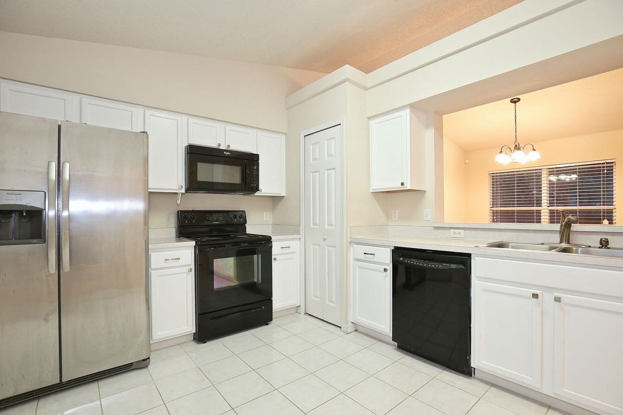 10819 Siena Dr - Photo 7 of 19