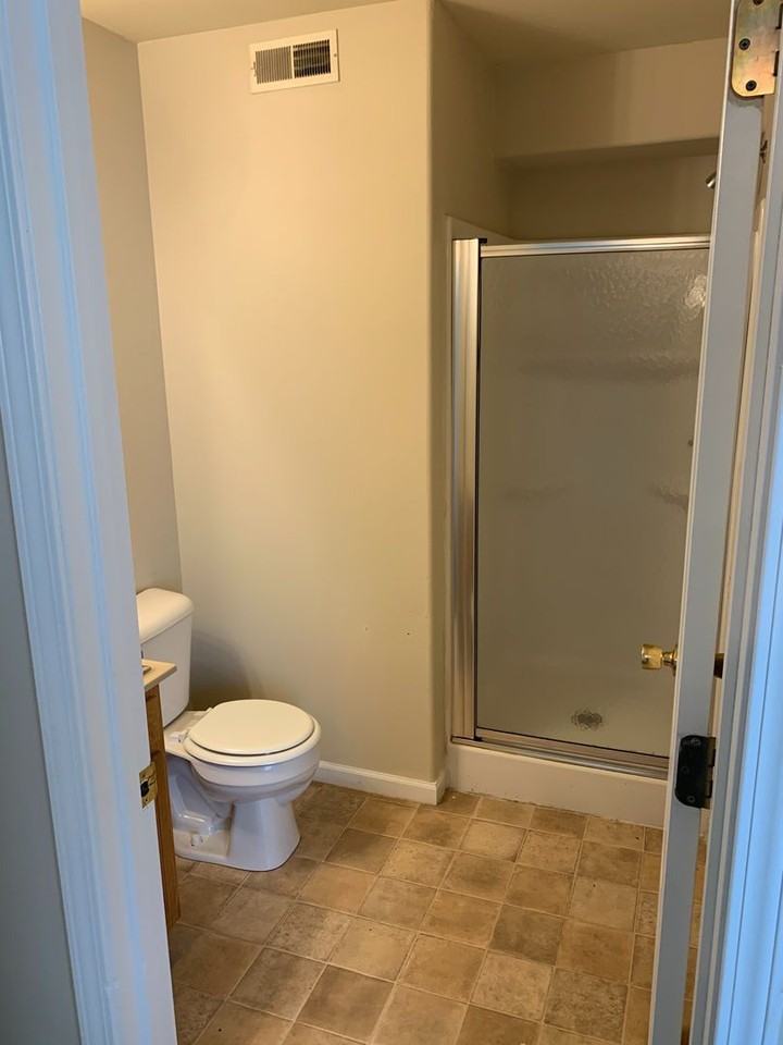 2400 Mcfarland Dr - Photo 6 of 7