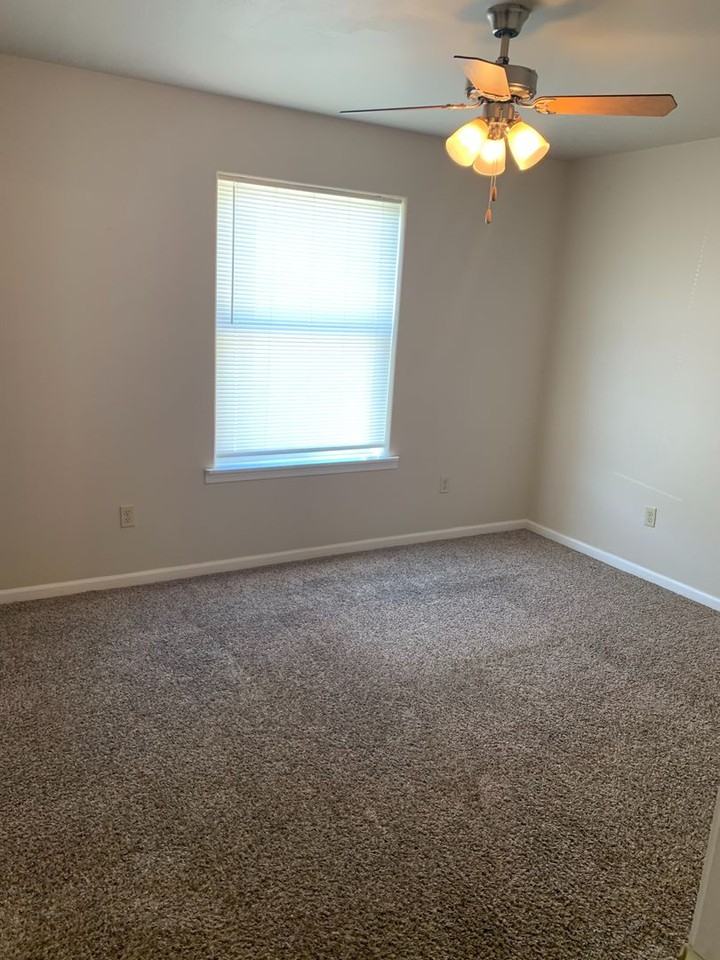 2400 Mcfarland Dr - Photo 7 of 7