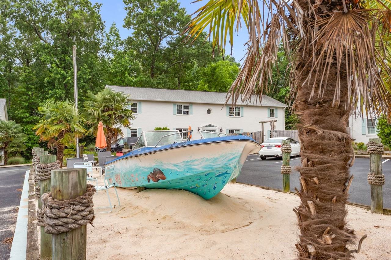 Oasis - Photo 5 of 15