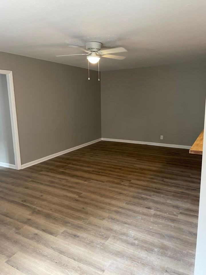 Avalon Crossing - Photo 2 of 9