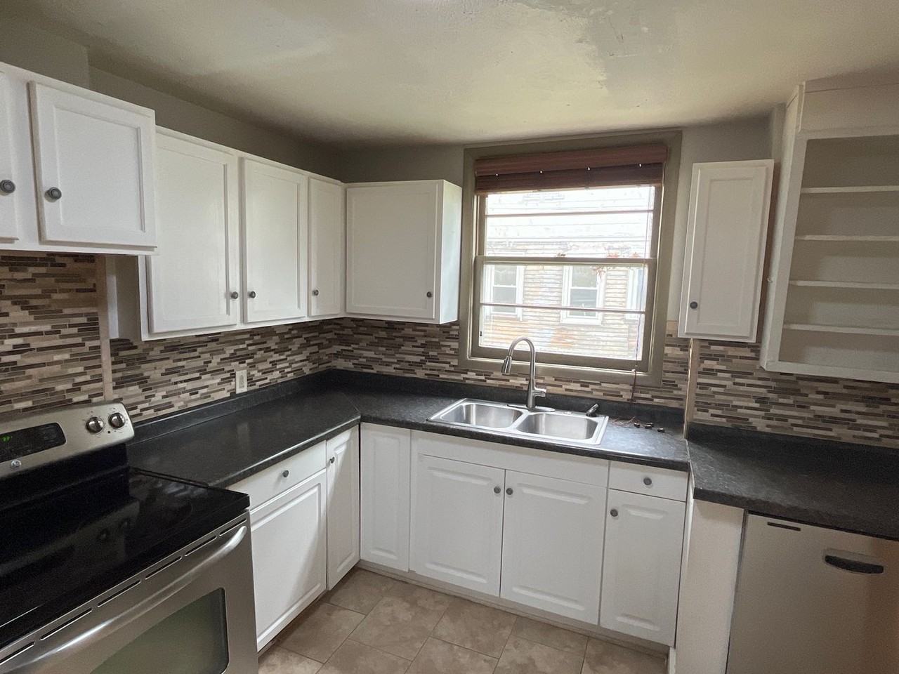 1120 S 30th Ave - Photo 6 of 22