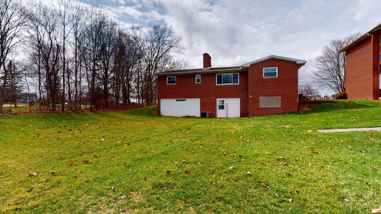 187 S Gamble St - Photo 2 of 13