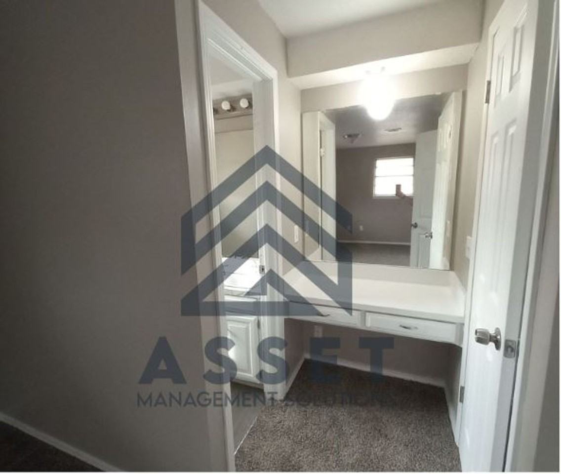 2849 Se 45th St - Photo 7 of 12