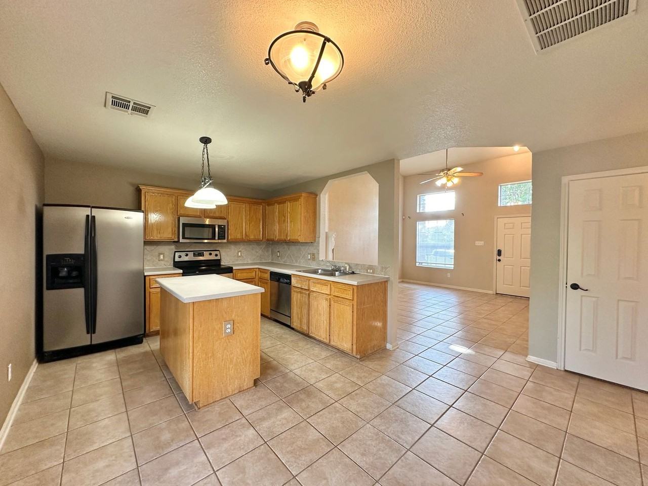 2504 Waterfall Dr - Photo 6 of 35