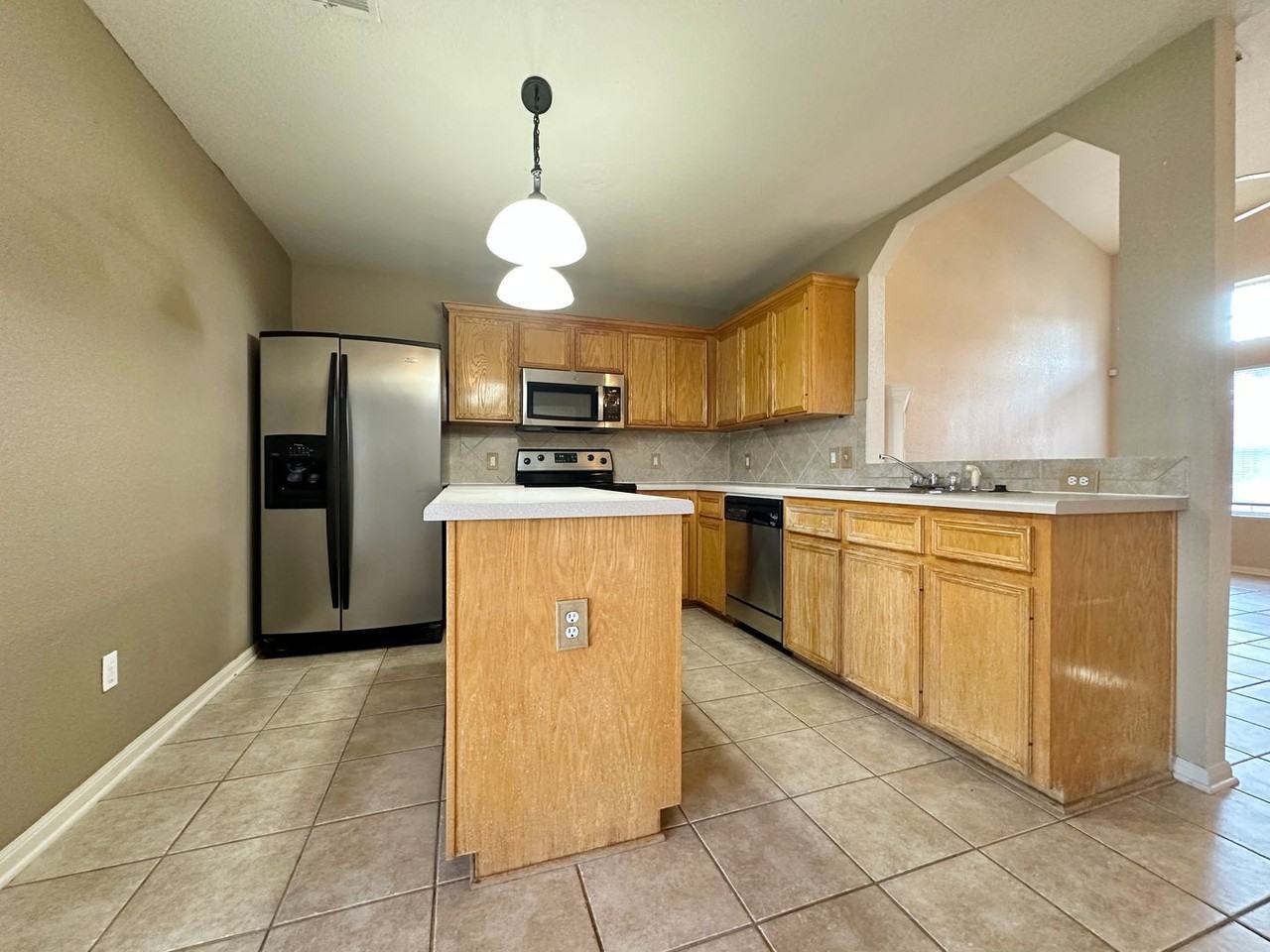 2504 Waterfall Dr - Photo 7 of 35