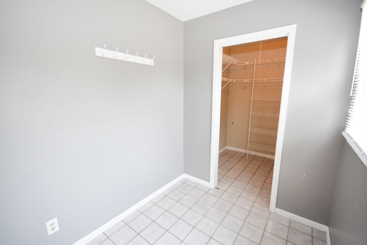 1320 2nd St Se - Photo 2 of 20