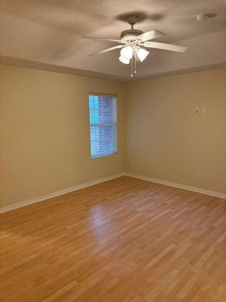 1841 Southbay Dr - Photo 3 of 24
