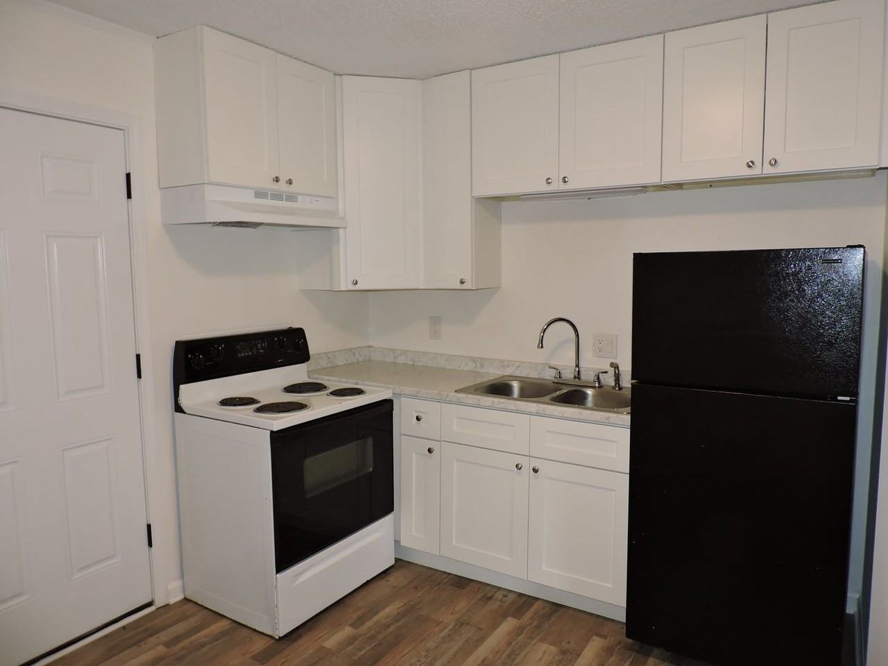 11617 Amy Ave - Photo 2 of 15