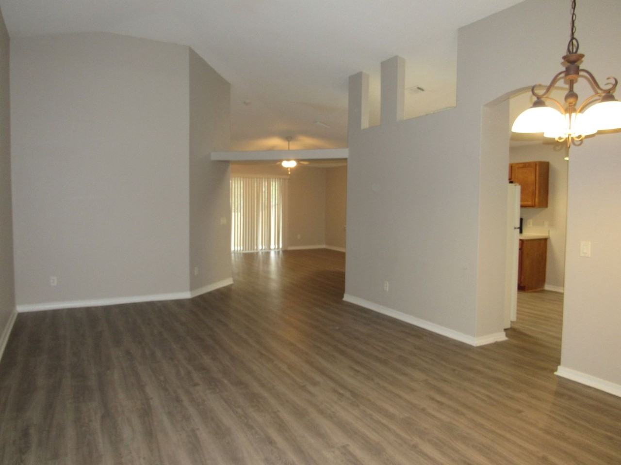 608 Saleta St - Photo 3 of 30