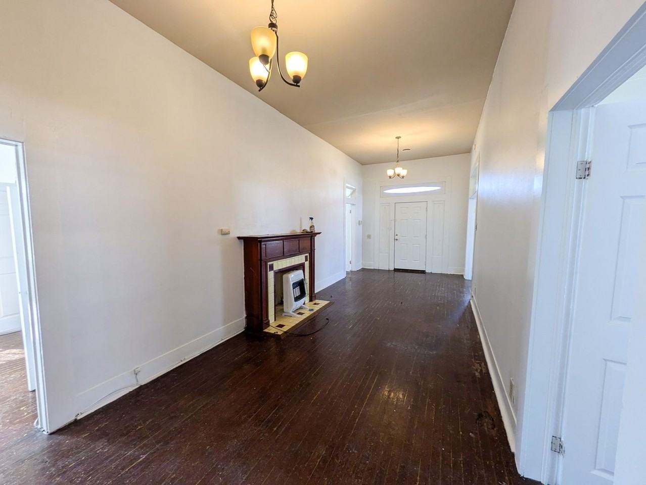 1385 Long St - Photo 3 of 17