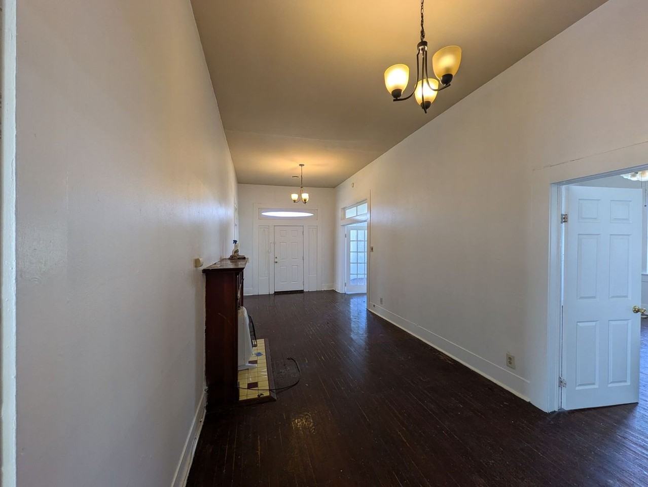 1385 Long St - Photo 4 of 17