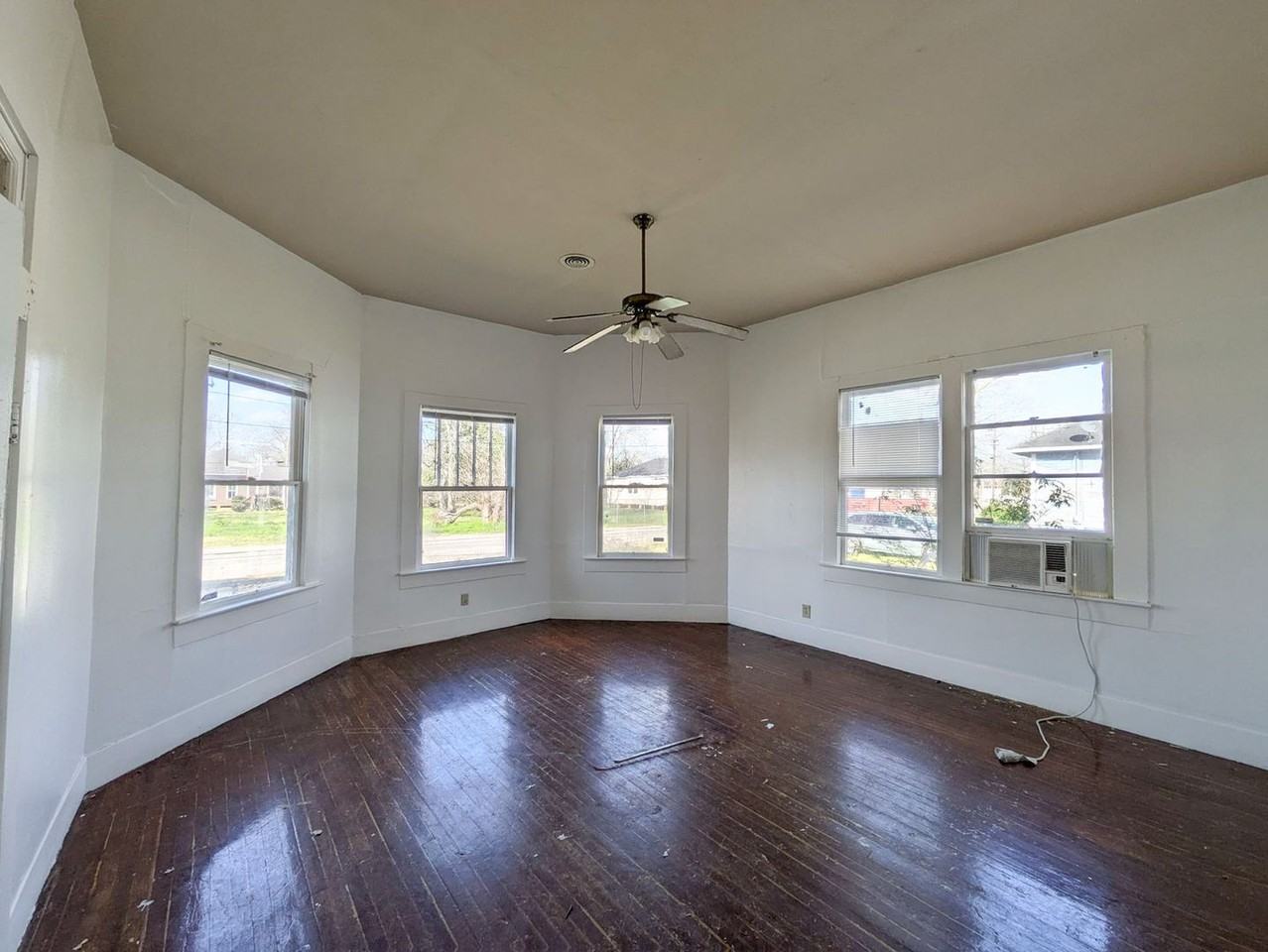 1385 Long St - Photo 5 of 17