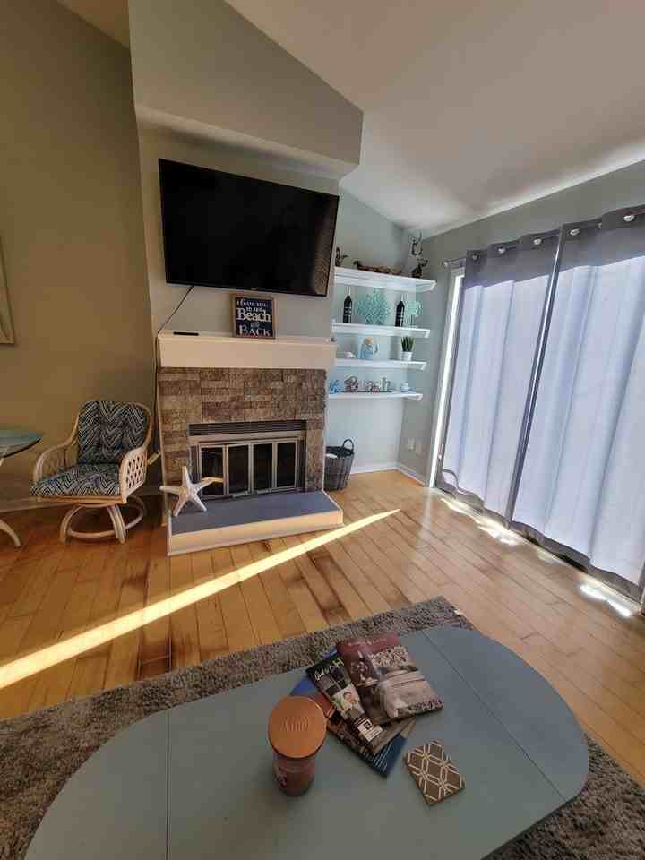 211 Saint Luke Ct - Photo 6 of 50