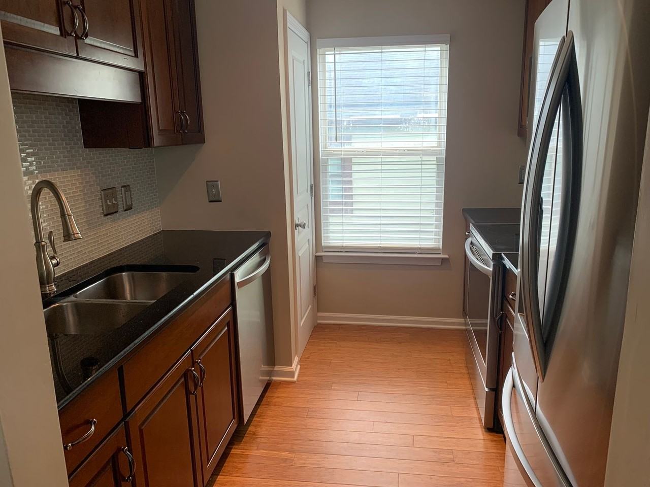 508 N Graham St - Photo 5 of 20