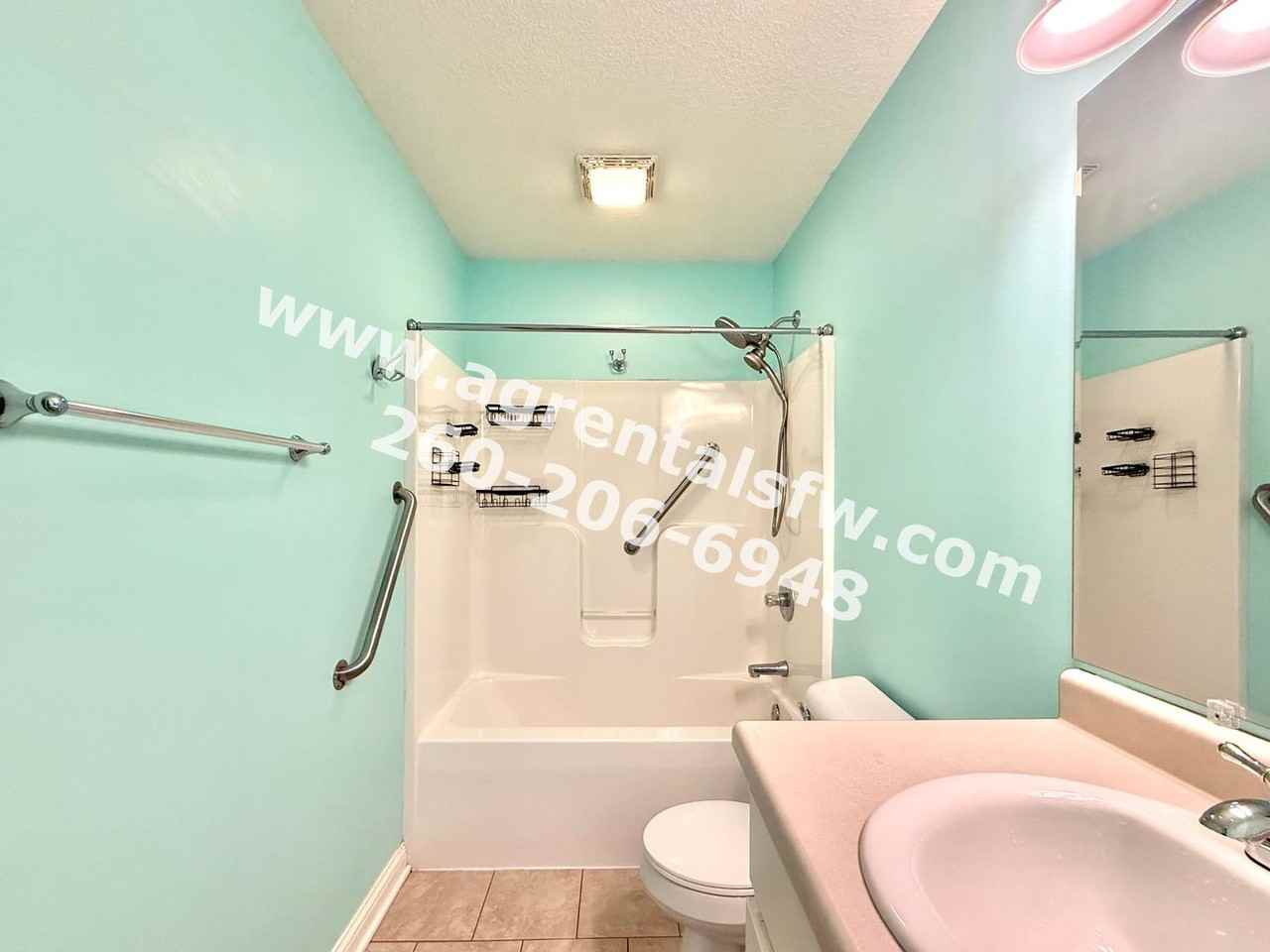 8819 Strathmore Ln - Photo 6 of 22