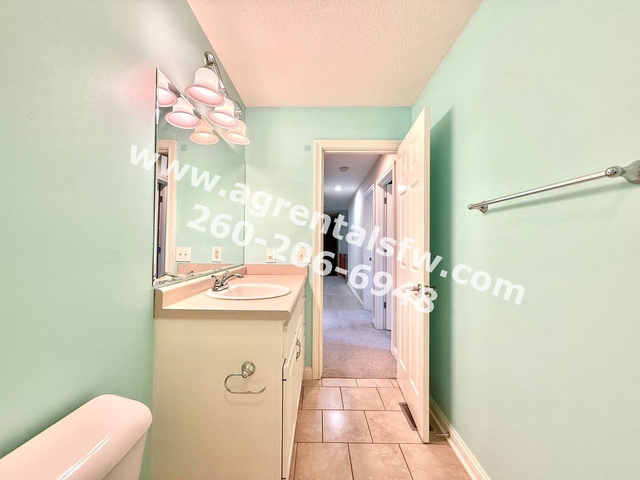 8819 Strathmore Ln - Photo 7 of 22