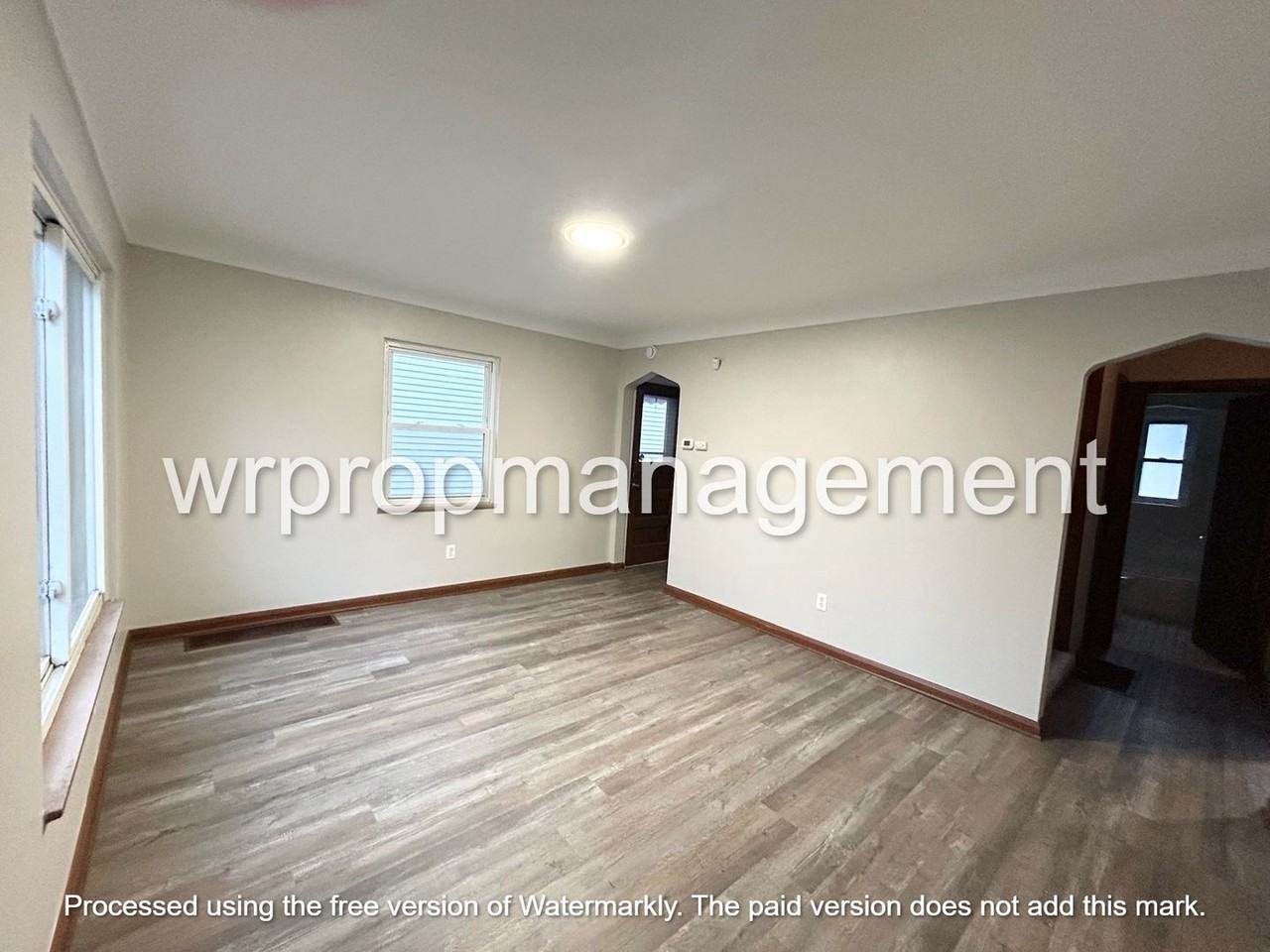 4217 N Lockwood Ave - Photo 2 of 9