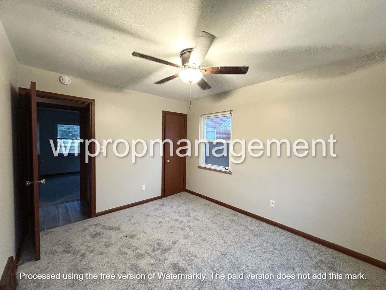 4217 N Lockwood Ave - Photo 4 of 9