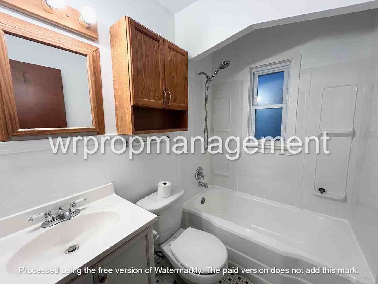 4217 N Lockwood Ave - Photo 5 of 9