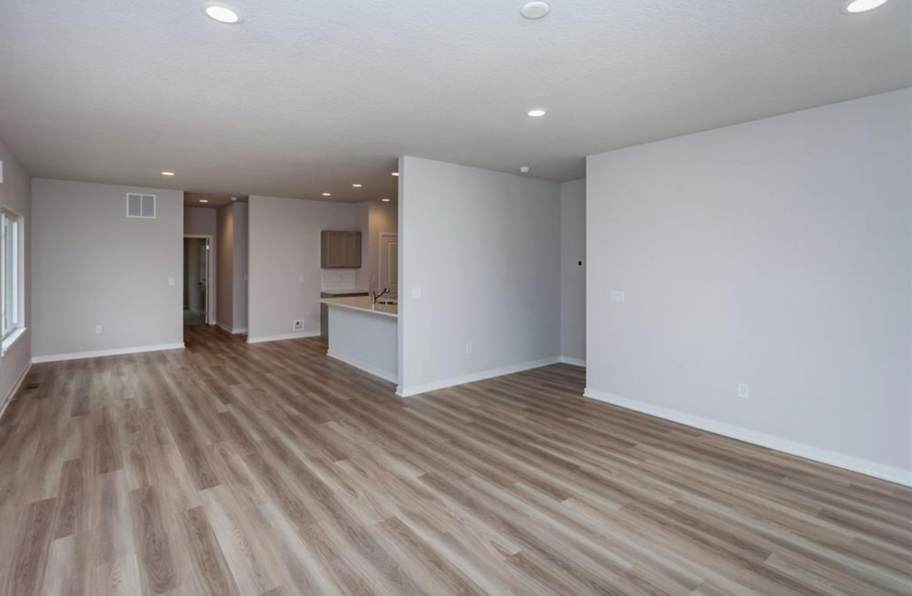 755 Linden St - Photo 3 of 18