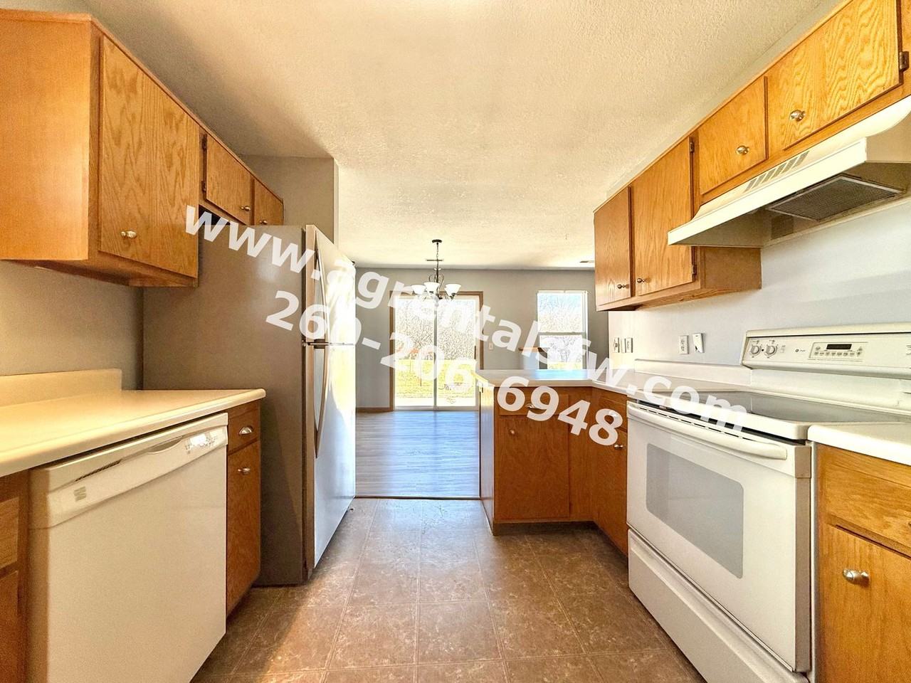 3314 Foxcroft Dr - Photo 3 of 17