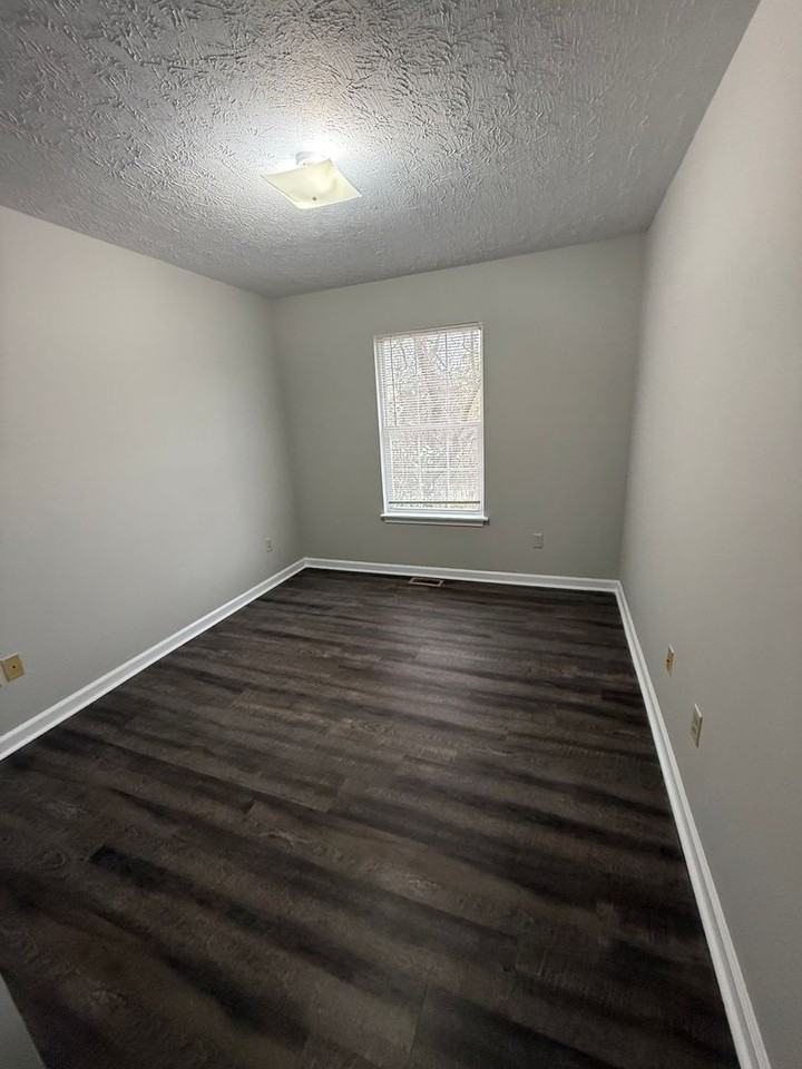 221 Tan Bark Dr - Photo 4 of 17