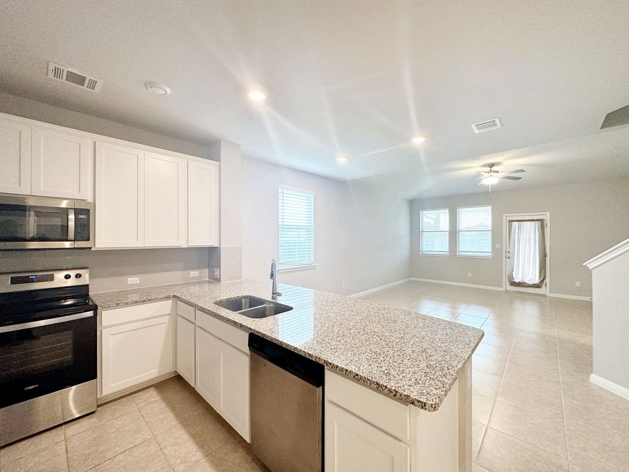 129 Blooming Trl - Photo 7 of 32