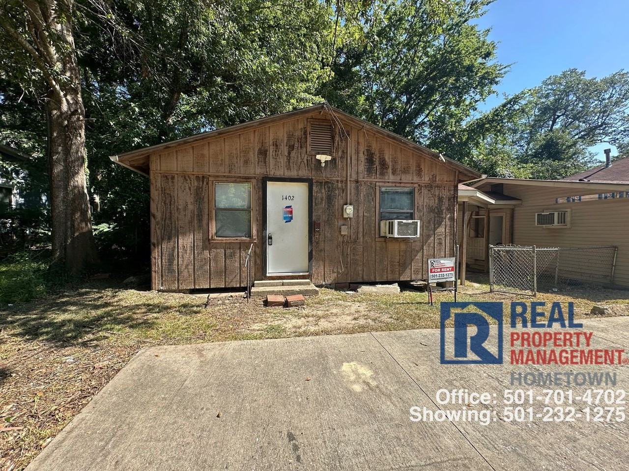 1402 Phillips St - Photo 2 of 11